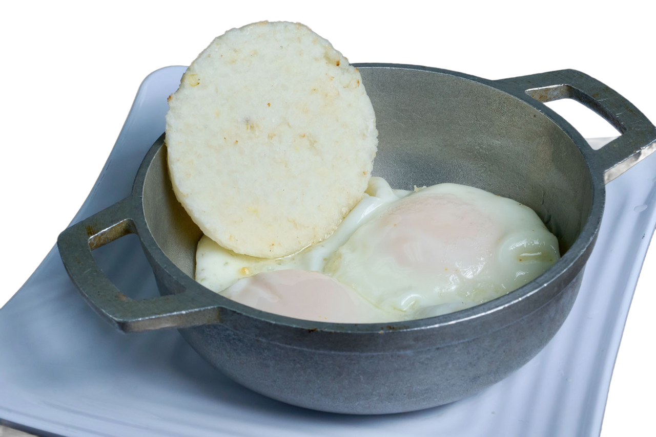 HUEVO EN CACEROLA CON AREPITA